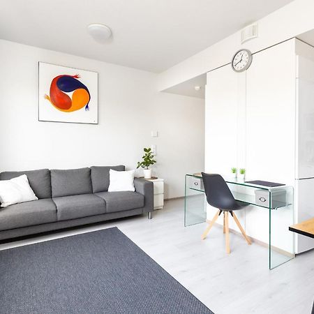 Valoisa Parvekkeellinen Kaksio, Oma Parkkipaikka Appartement Tampere Buitenkant foto