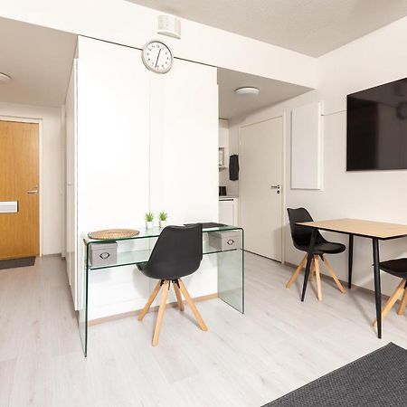 Valoisa Parvekkeellinen Kaksio, Oma Parkkipaikka Appartement Tampere Buitenkant foto
