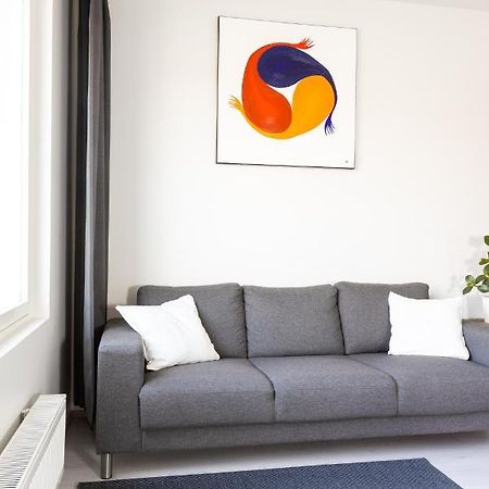 Valoisa Parvekkeellinen Kaksio, Oma Parkkipaikka Appartement Tampere Buitenkant foto