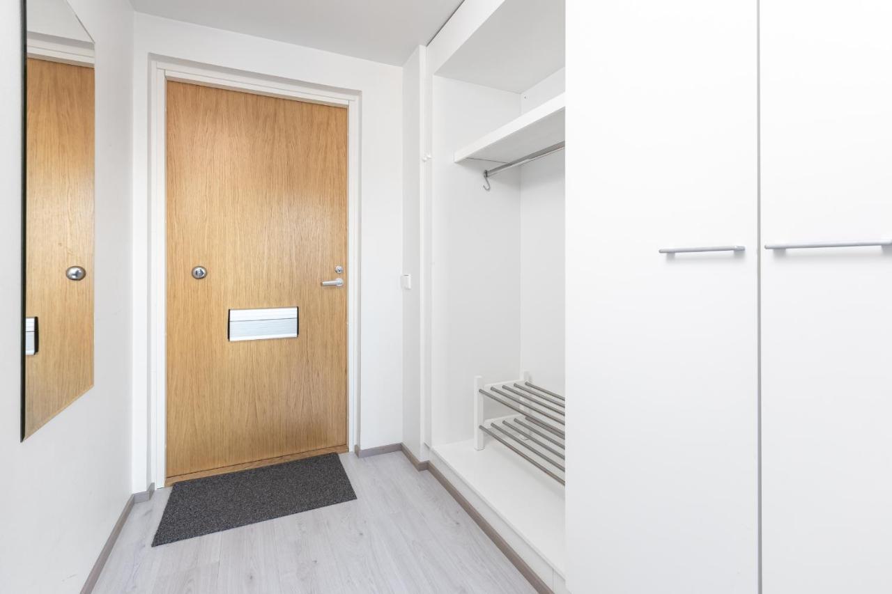 Valoisa Parvekkeellinen Kaksio, Oma Parkkipaikka Appartement Tampere Buitenkant foto