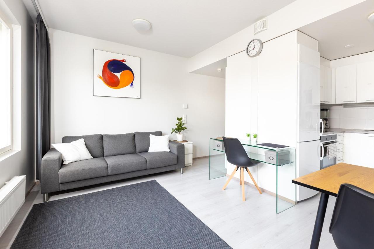 Valoisa Parvekkeellinen Kaksio, Oma Parkkipaikka Appartement Tampere Buitenkant foto