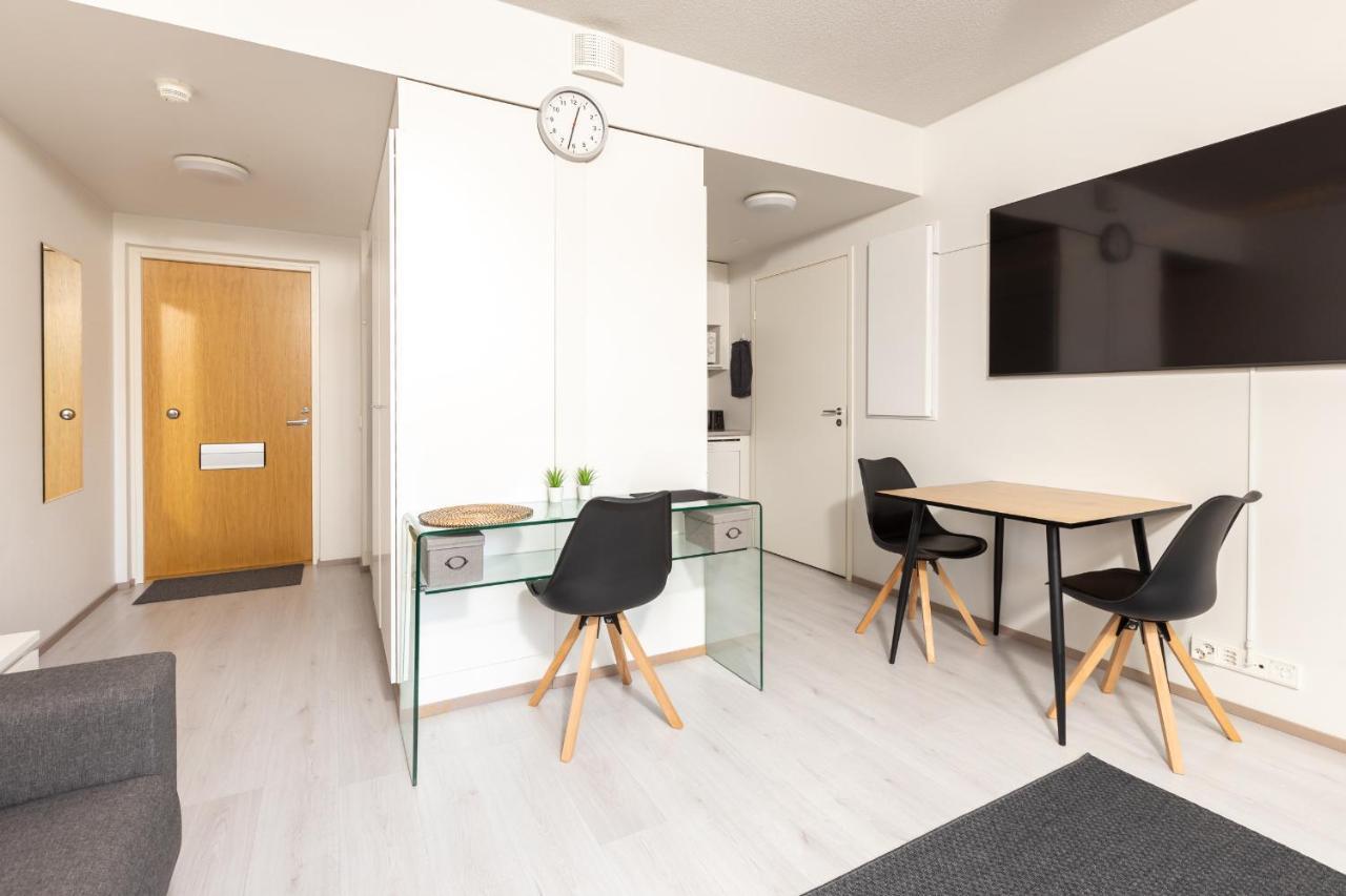 Valoisa Parvekkeellinen Kaksio, Oma Parkkipaikka Appartement Tampere Buitenkant foto