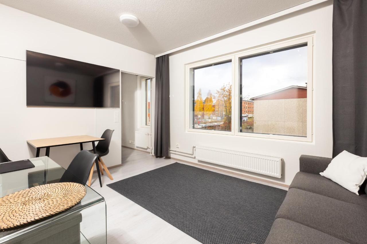 Valoisa Parvekkeellinen Kaksio, Oma Parkkipaikka Appartement Tampere Buitenkant foto